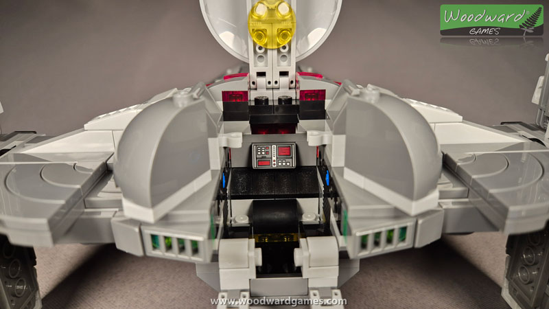 Inside the cockpit of Darth Maul’s Sith Infiltrator Ship - LEGO Star Wars 75383 - Woodward Games